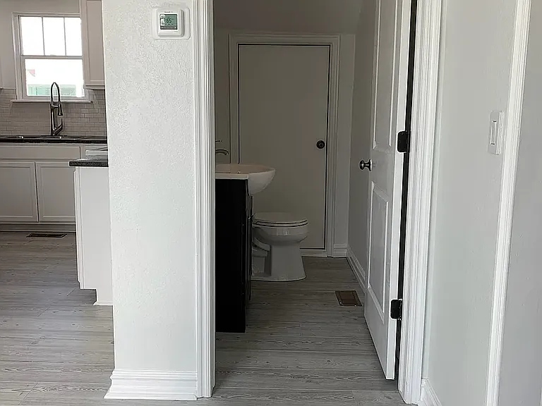 725 S Wyandotte Ave — Photo 5
