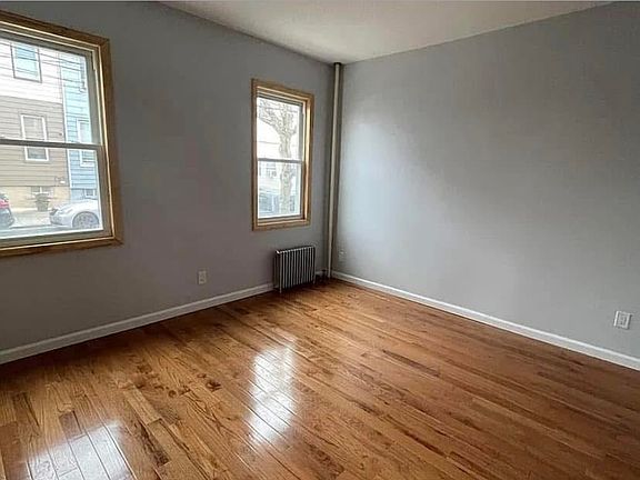 2nd image of 1811 Menahan St #2