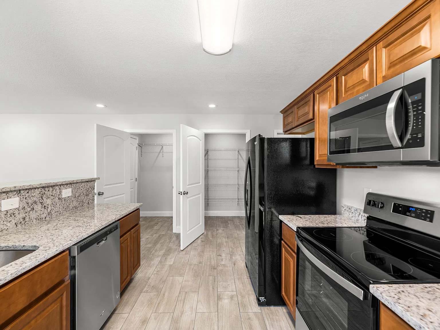 3 bed, 1500 sqft, $2,100 — Photo 3