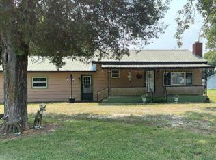 455 E 6th St, Oswego, KS 67356