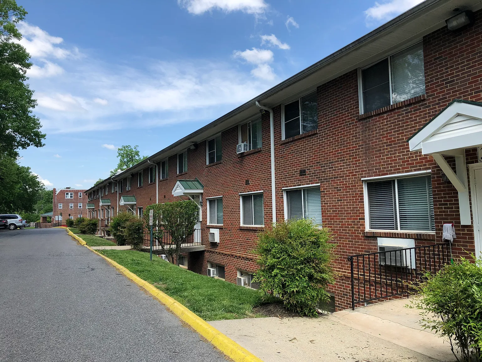 2 bed, 1.5 bath, 1000 sqft, $1,495 — Photo 1