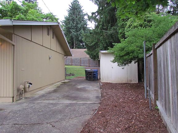4th image of 9226 SE Regents Dr