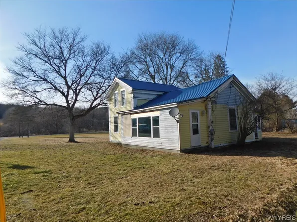 97 Sherman St, Belfast, NY 14711