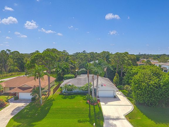 2nd image of 1074 SE Lansdowne Av Avenue