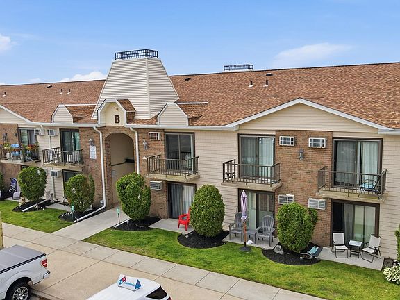 2nd image of 725 Allen Dr #134B