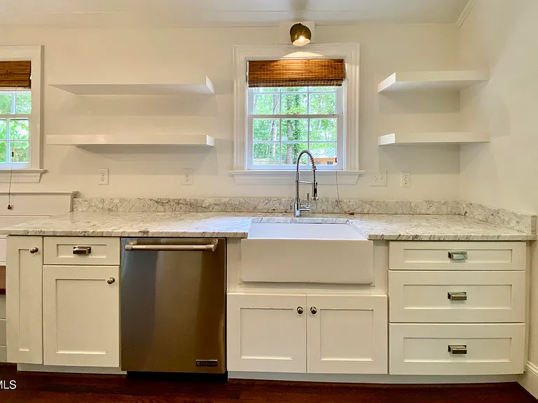 1317 Vickers Ave — Photo 14