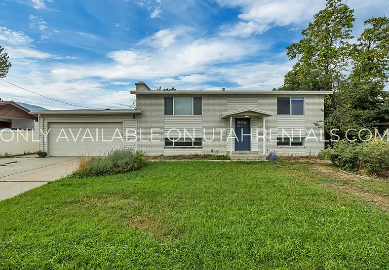 336 E Rena Ave — Photo 3