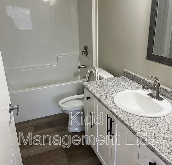 6936 Langer Cres #B — Photo 8
