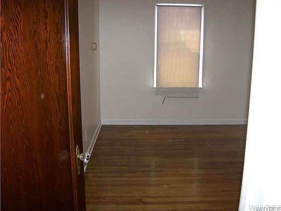 3rd image of 424 25th St