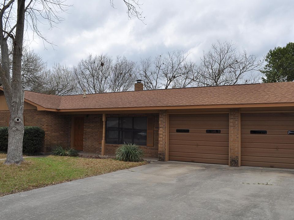1st image of 111 Crestwood Dr