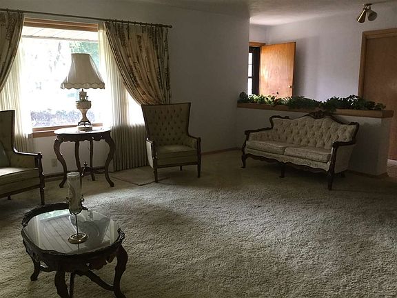 3rd image of 3516 Huffman Blvd