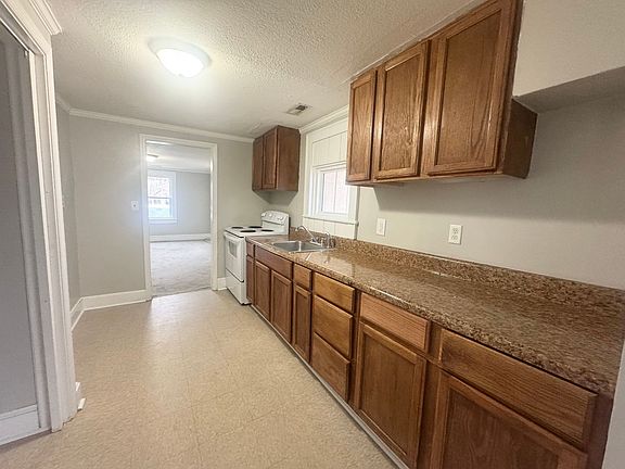 4th image of 307 W Cypress St
