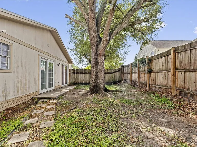 7607 Glades Ct — Photo 19