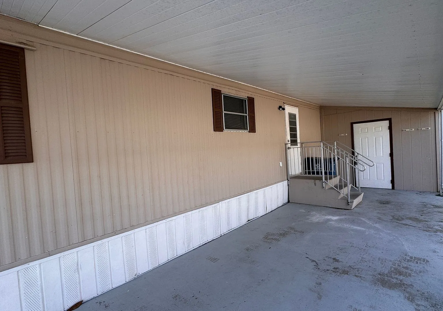 The Shire Mobile Home Ne Palm Bay For Rent! — Photo 3