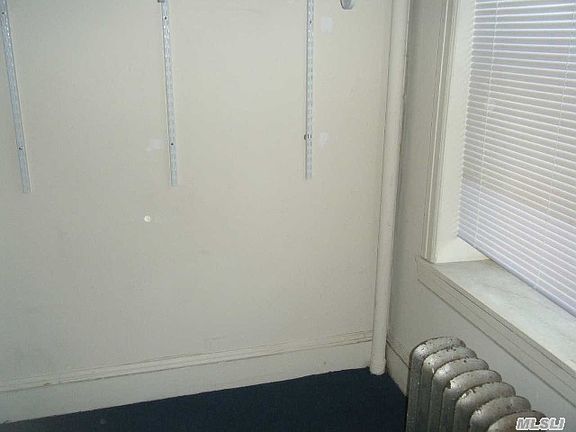 3rd image of 108 Bainbridge St