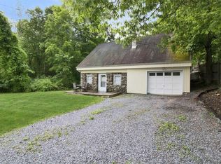 84 S Cross Rd, Staatsburg, NY 12580