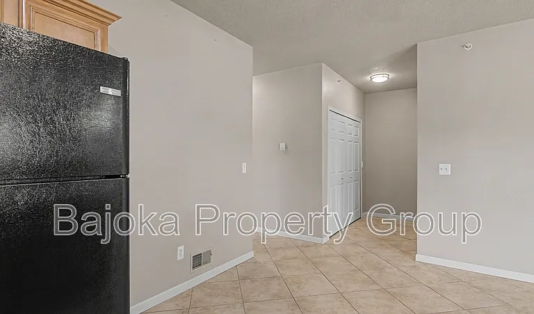 43018 Burlington Dr — Photo 20