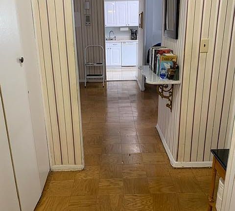 4th image of 39 E 39th St APT 7-R