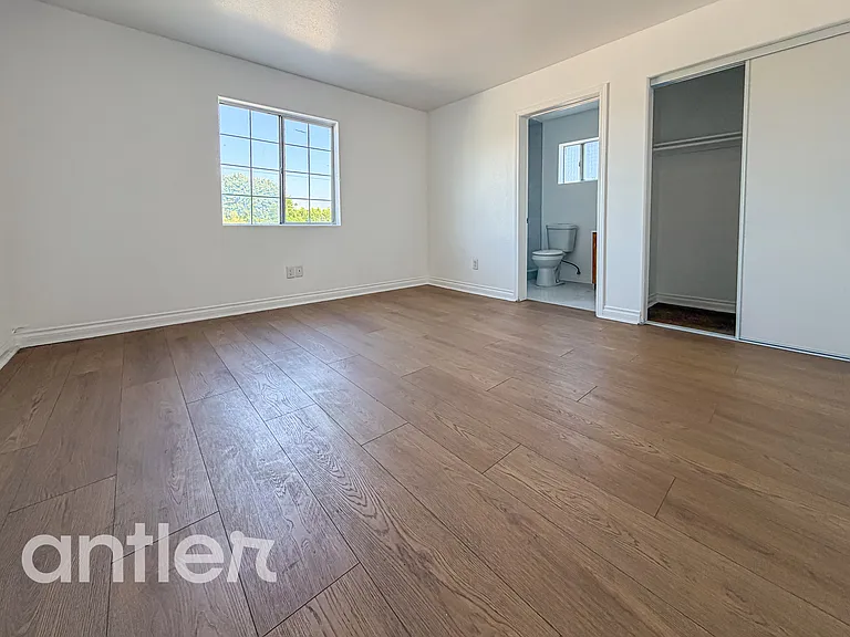 7689 S Main St #M1 — Photo 5