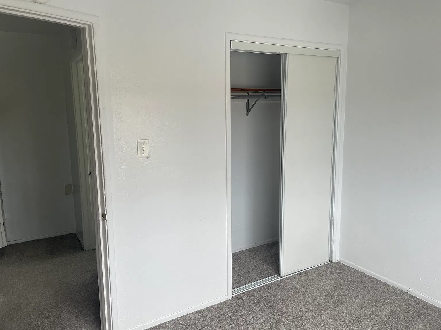 2 bed, 750 sqft, $2,300 — Photo 1