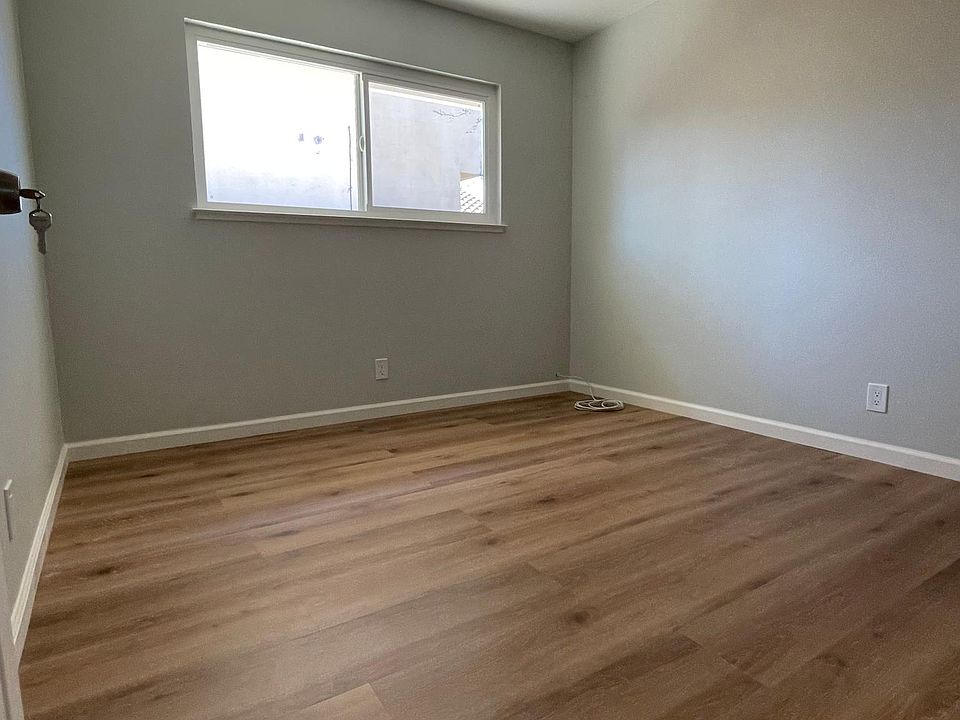 2nd image of 1218 Sunrise Way