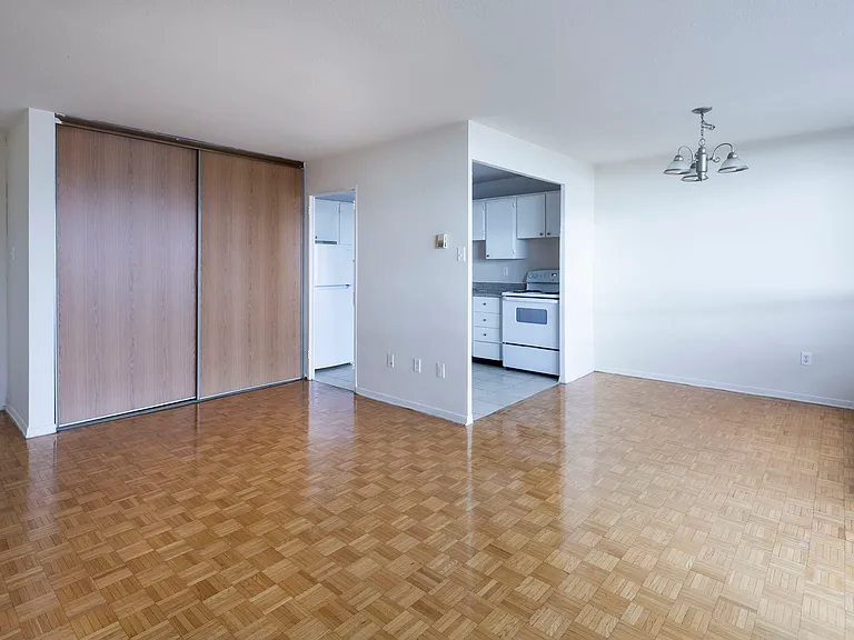 560 Birchmount Rd — Photo 8