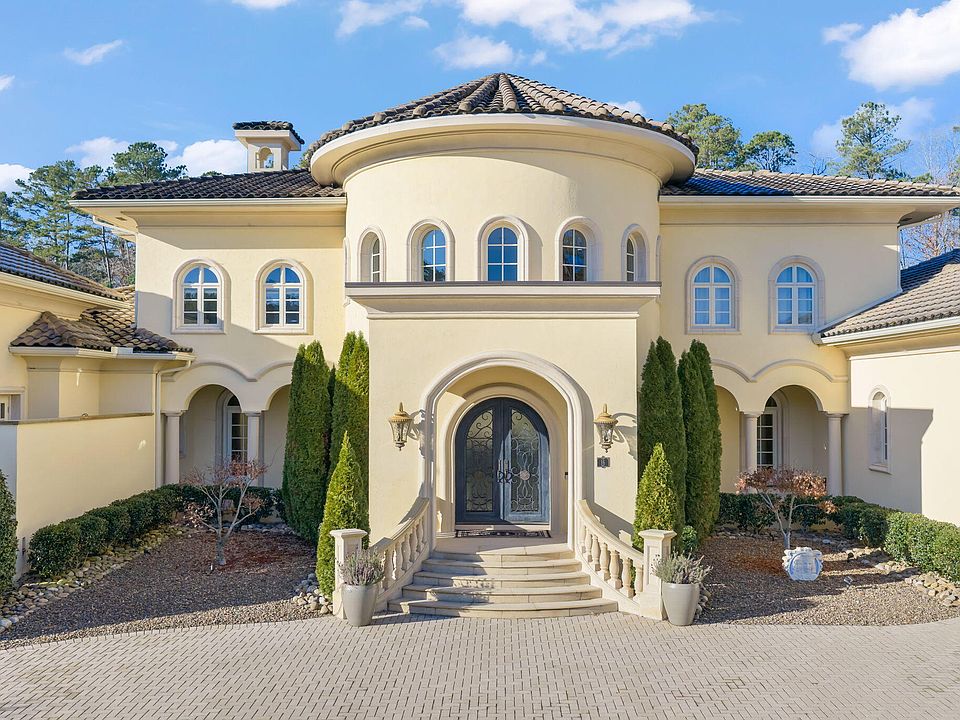 1st image of 16 Portofino Pl