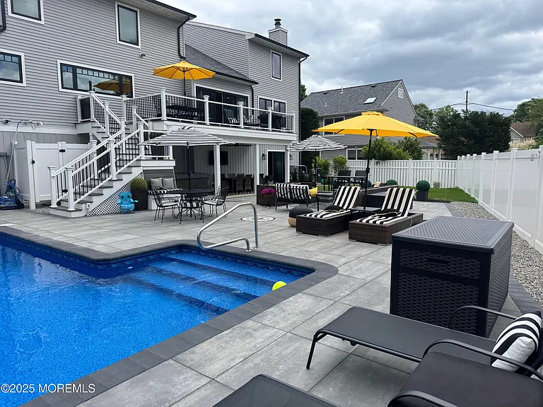 141 Osborne Ave — Photo 4