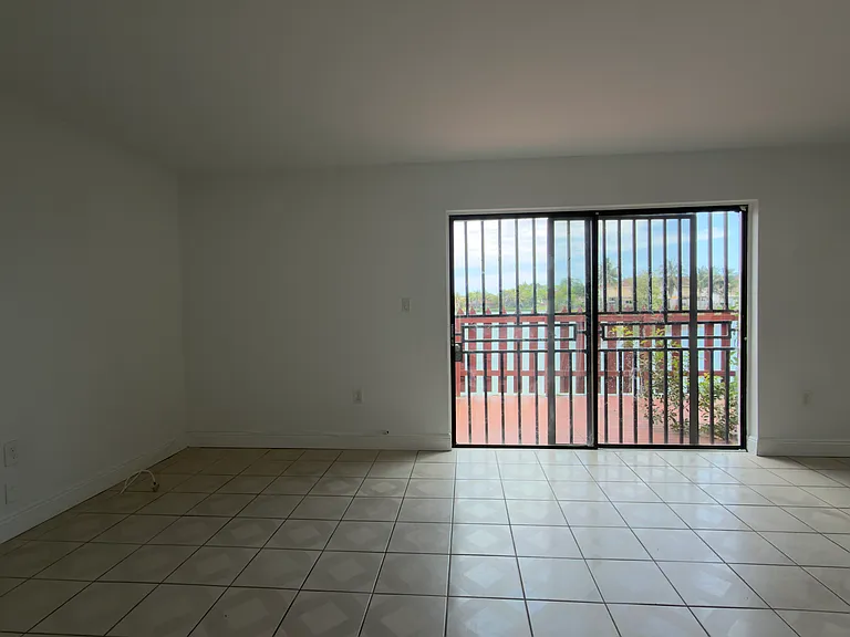 341 NW 109th Ave #10C — Photo 27