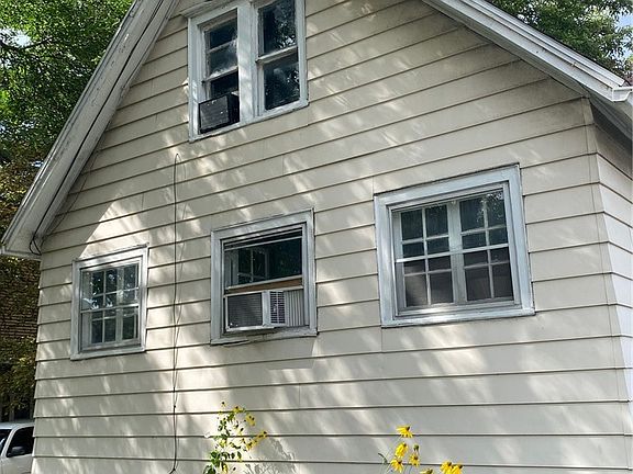 2nd image of 428 Campbell St