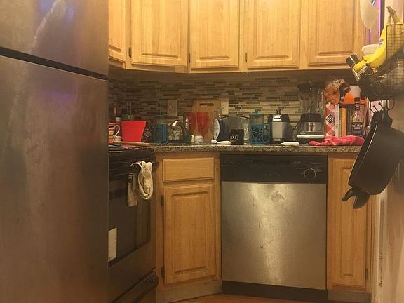 2nd image of 44 Ashford St #12