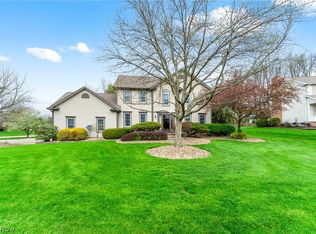 98 Jade Cir, Canfield, OH 44406