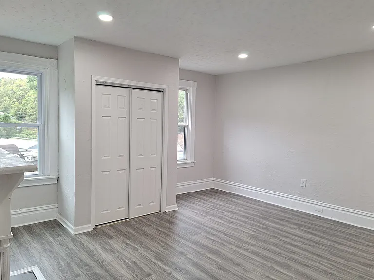 First bedroom, street view