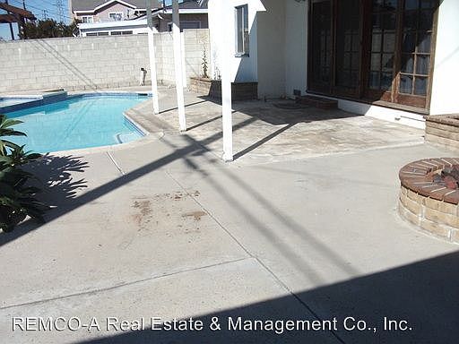 5th image of 5141 Carfax Ave