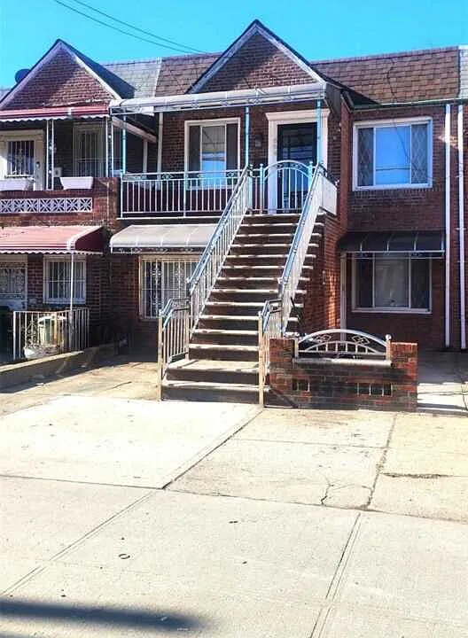 664 Remsen Ave