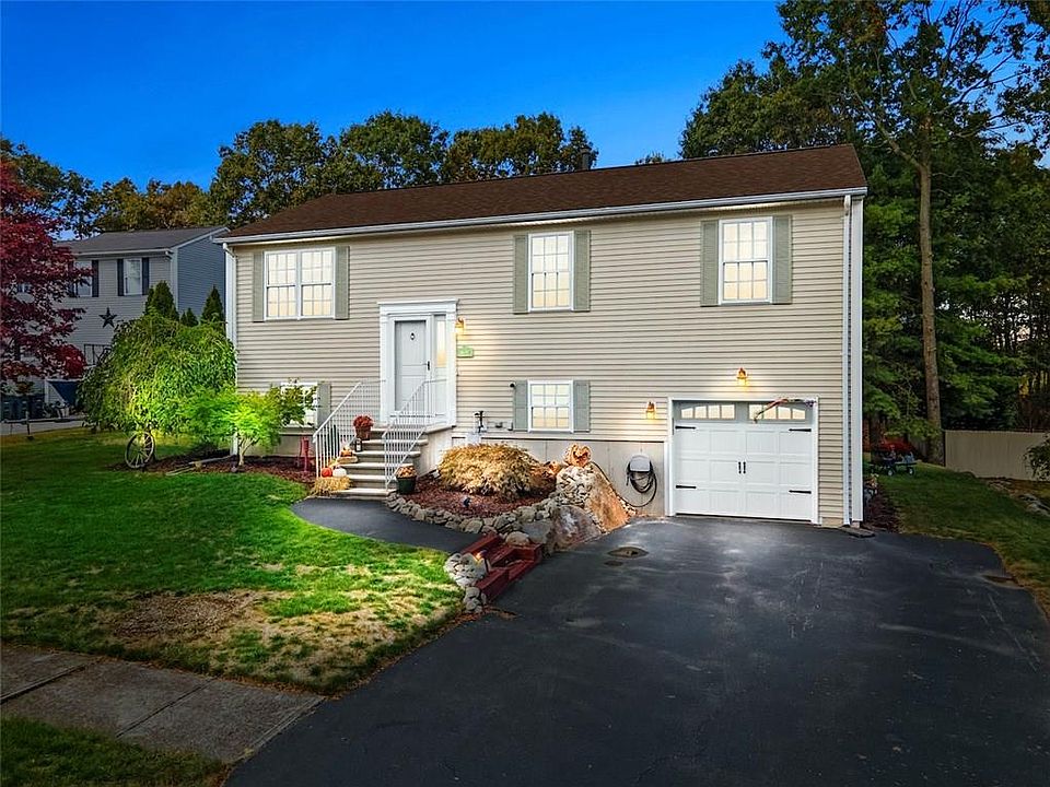 1st image of 43 Remington Farm Dr