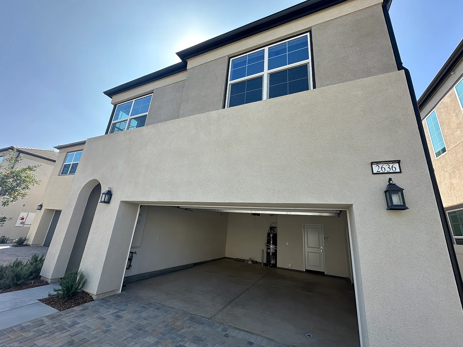 4 bed, 2.5 bath, 1648 sqft, $3,700 — Photo 3