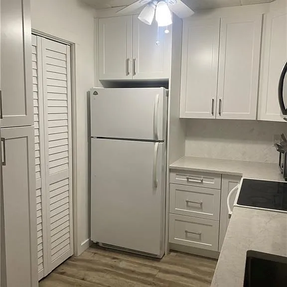 15 Dawson Dr #12 — Photo 3
