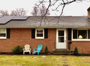 32 Fullerton St, Springfield, MA 01151