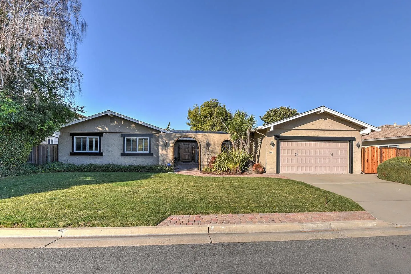 2685 Maplewood Ln photo 1