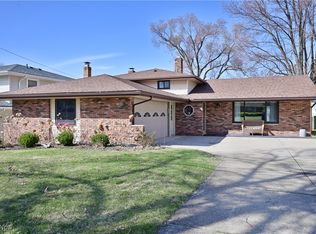 21500 Nottingham Dr, Fairview Park, OH