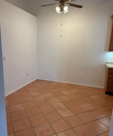 dining room has ceiling fan