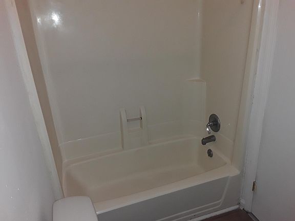 Master bathtub.