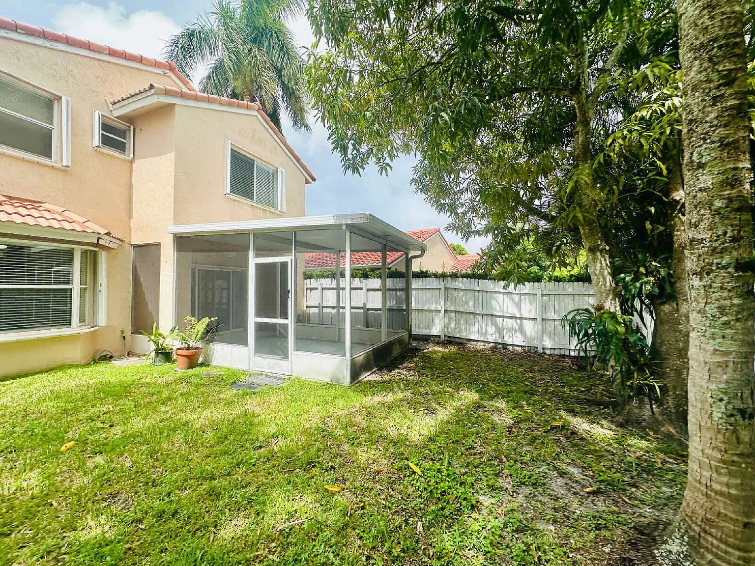 3 bed, 2.5 bath, 2071 sqft, $4,100 — Photo 3