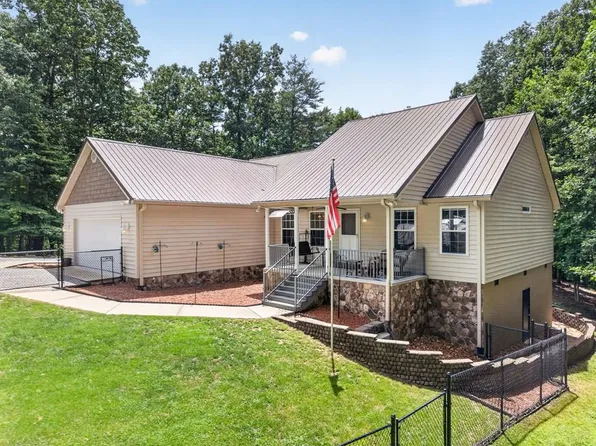 88 Scenic Pl, Monterey, TN 38574