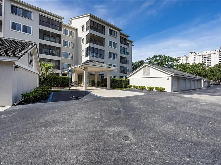 900 Arbor Lake Dr #9-307 — Photo 2