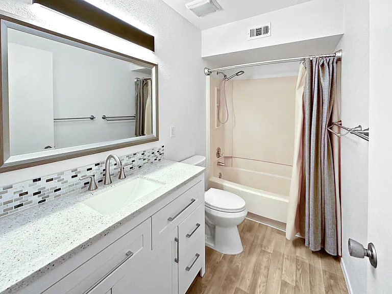 1106 N Sanger Pl — Photo 7