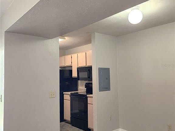 4th image of 2360 SW Archer Rd APT 205