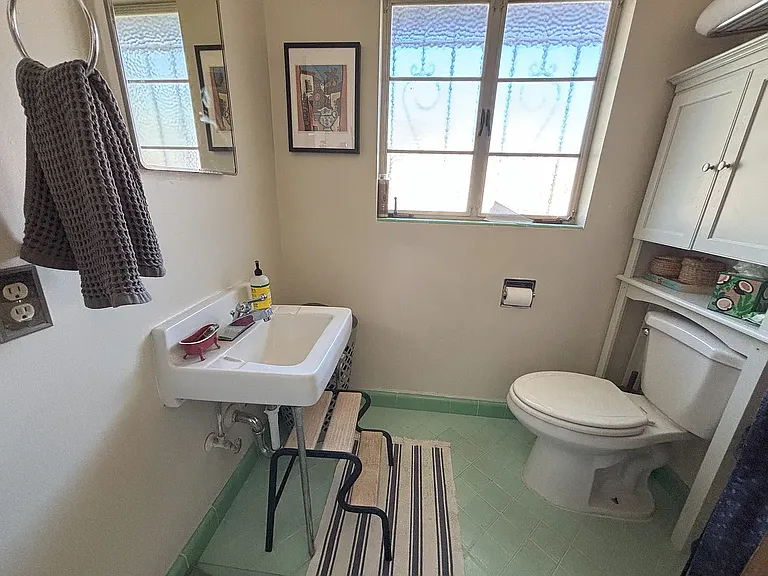 1828 N Campbell Ave — Photo 14