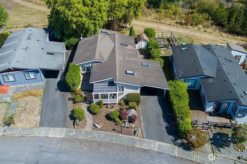 4th image of 1650 Douglas Road #24